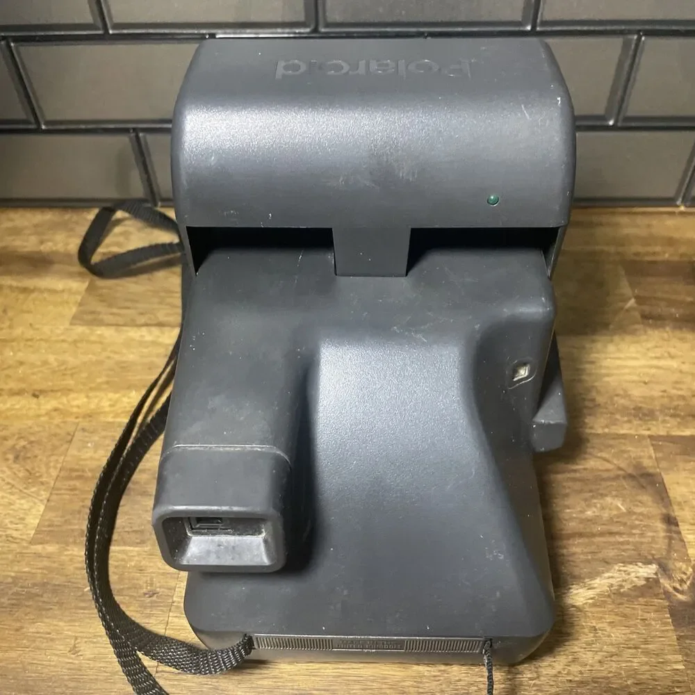 Vintage Polaroid One Step Close Up 600 Film Instant Camera with Strap - Works